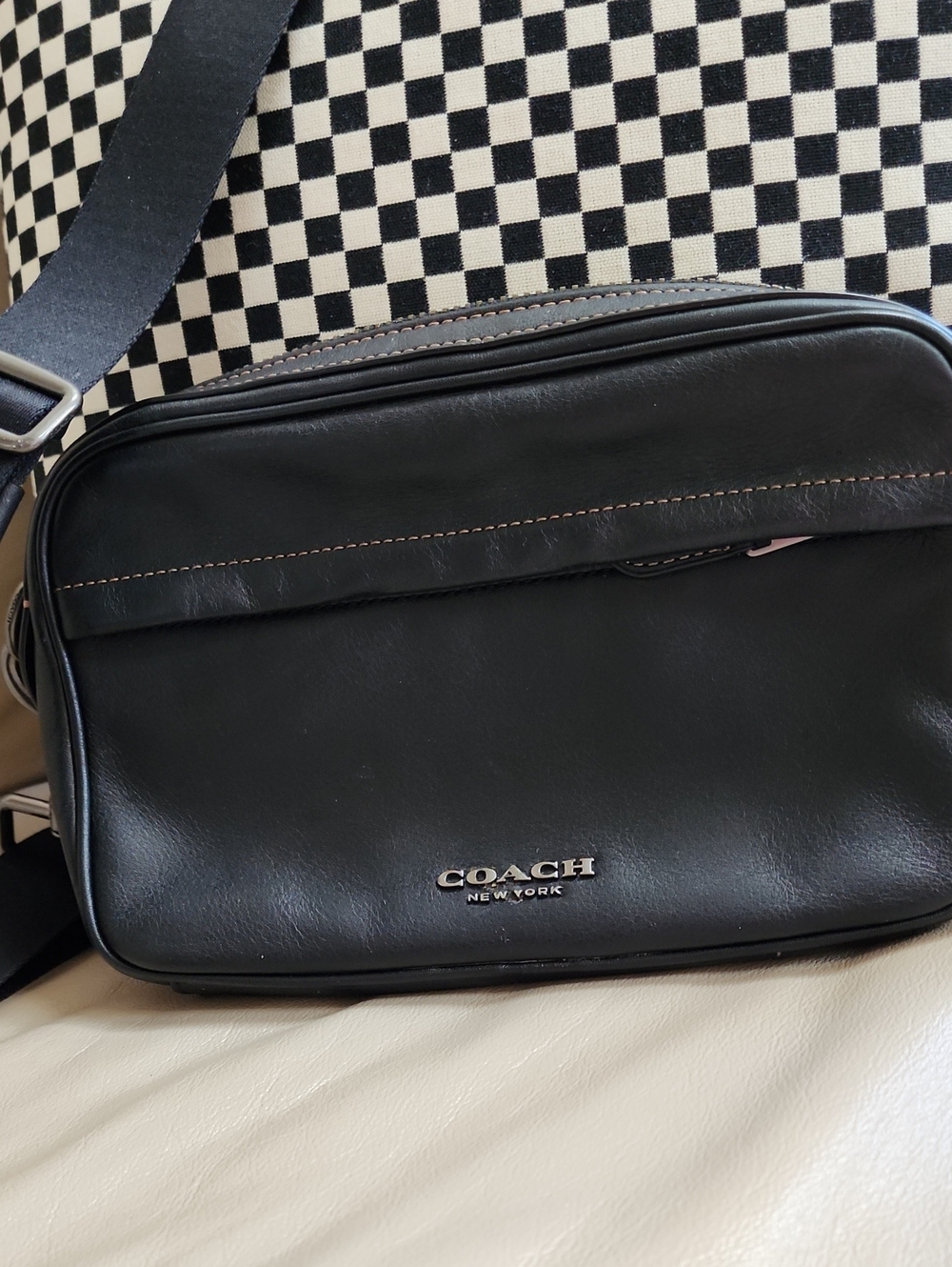 Coach Fraham Women's Black Leather Crossbody Bag Preowned